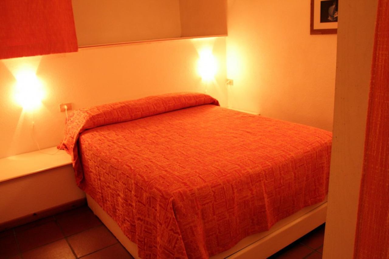 Residence Portolaconia Appartamenti Cannigione Room photo