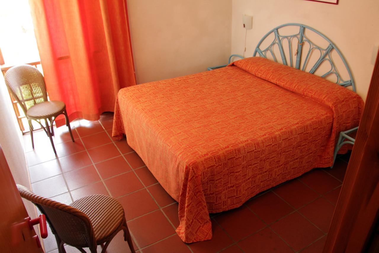 Residence Portolaconia Appartamenti Cannigione Room photo